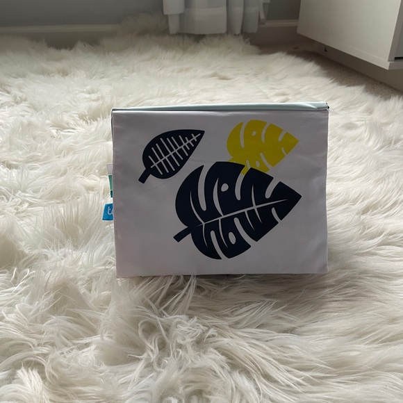 Tummy time high contrast baby book/ mirror - Picture 2 of 10